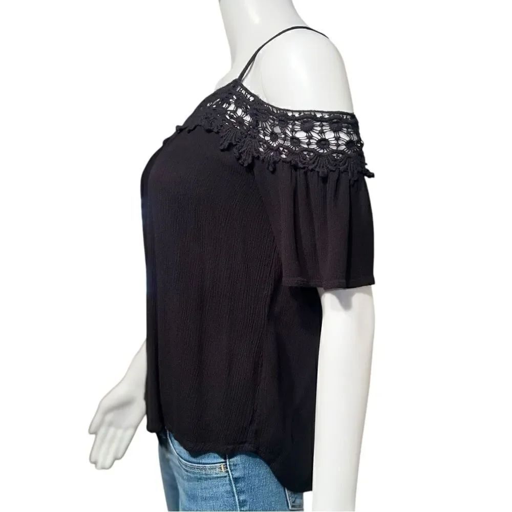 Cold-Shoulder Crochet Top (S) - Picture 9 of 13